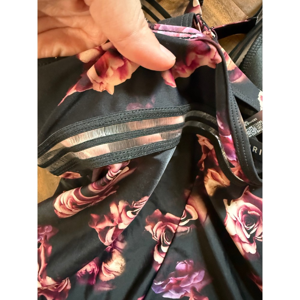 NWT Torrid Black Floral One Piece Swimsuit Sz 0 Summer Slimming Peek Trim Curvy - Picture 6 of 6